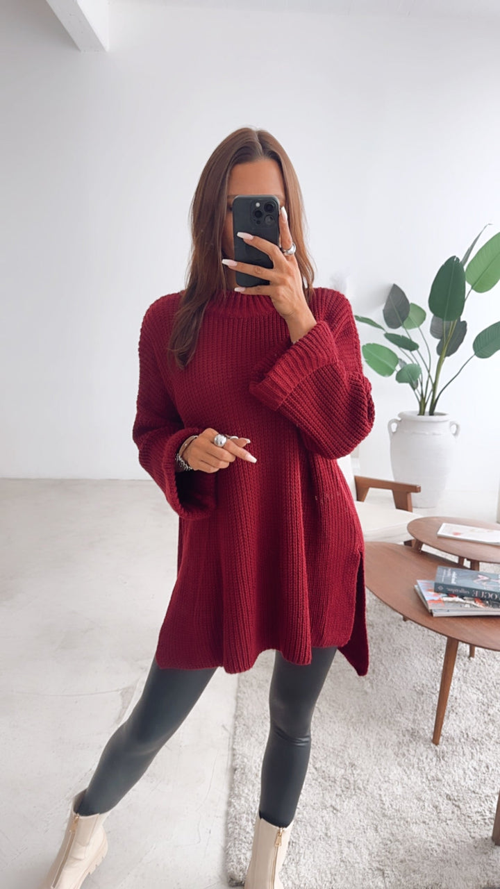 NORELLA | Oversized jumper with high collar and split / burgundy