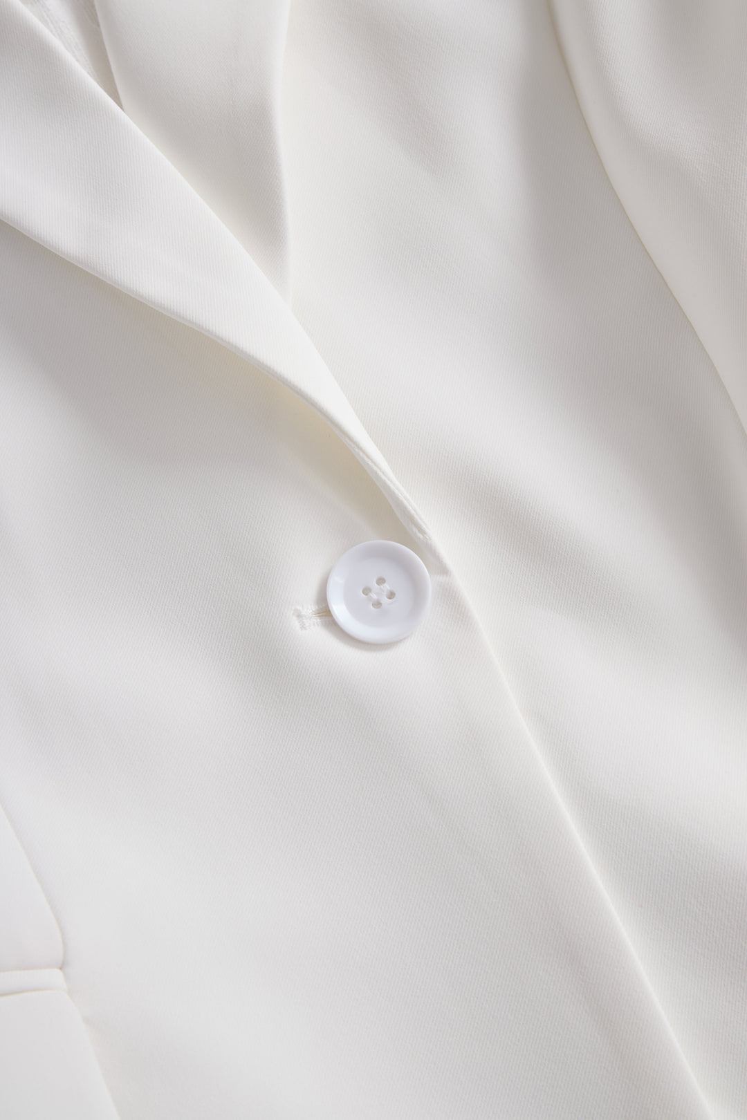 NORELLA | Elegant White Lace-Backed Blazer with Structured Silhouette